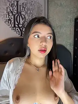 LolliePopsXXX online show from April 11, 2026, 1:04 pm