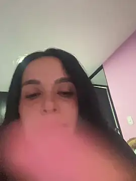 leila moretti online show from May 5, 2026, 2:19 am