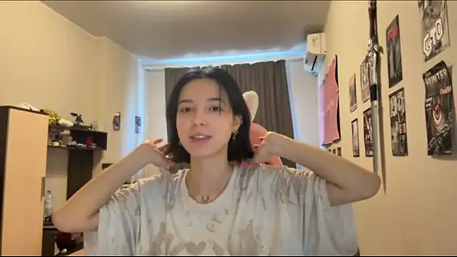 KateMiragee online show from March 16, 2026, 9:02 am