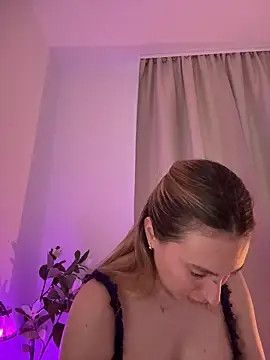 EvaRyen  online show from March 29, 2026, 3:34 pm