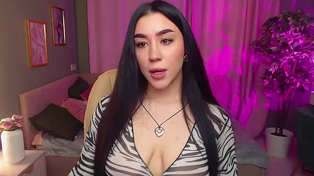 Winonna Ryder online show from March 27, 2026, 7:47 am