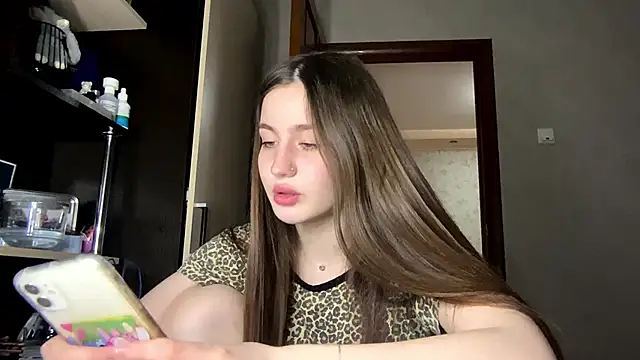 Snapshot of SwervedSlick chatting on March 15, 2026, 5:19 pm SwervedSlick online show from March 15, 2026, 5:19 pm