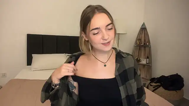 RoxyWet online show from April 1, 2026, 1:34 pm