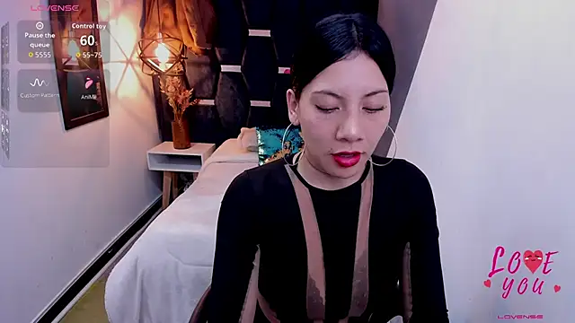 Snapshot of Abril_Fox__ chatting on June 1, 2026, 7:37 pm Abril Fox online show from June 1, 2026, 7:37 pm