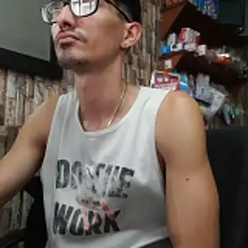 jhosuamoore online show from May 5, 2026, 9:12 pm