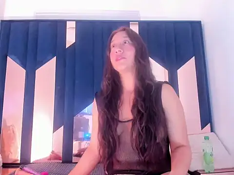 Snapshot of IvonneSkariel chatting on March 15, 2026, 4:13 pm IvonneSkariel online show from March 15, 2026, 4:13 pm