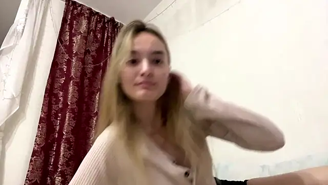 ReathaKiss online show from April 19, 2026, 6:10 pm