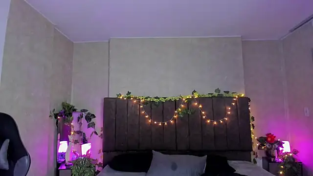 Julieth Caandy online show from April 12, 2026, 12:04 am