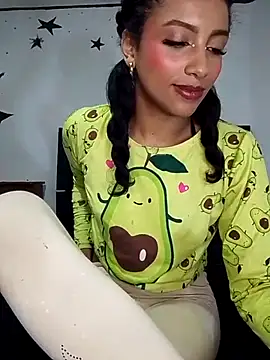 Snapshot of KattyBerryX chatting on June 19, 2026, 5:50 pm KattyBerryX online show from June 19, 2026, 5:50 pm