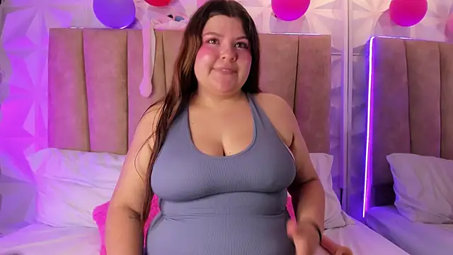 Amelie Fabulous  online show from May 10, 2026, 9:53 pm
