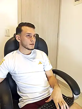 TommyYoung77 online show from March 13, 2026, 4:52 am