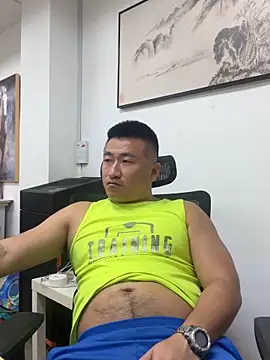 Cunzhangshibage02 online show from May 7, 2026, 1:49 pm