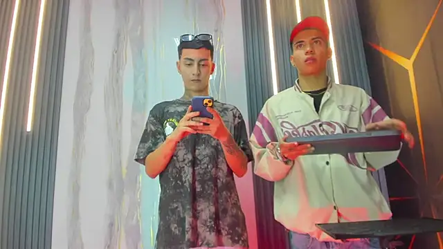 Snapshot of guys_hard_cock19 chatting on March 12, 2026, 2:07 am guys hard cock19 online show from March 12, 2026, 2:07 am