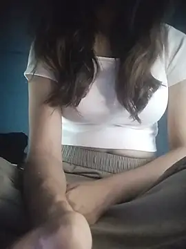 Snapshot of Tasty_Cherry chatting on July 14, 2026, 1:17 pm Tasty Cherry online show from July 14, 2026, 1:17 pm