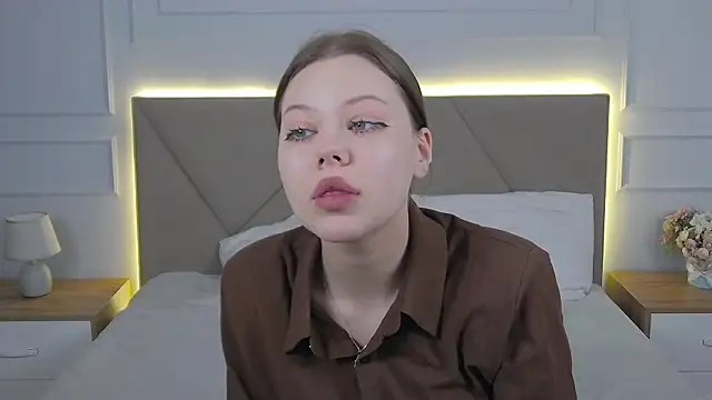 Sophie Rays online show from March 12, 2026, 1:50 pm