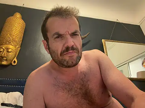 Snapshot of showclouds chatting on March 12, 2026, 2:45 pm showclouds online show from March 12, 2026, 2:45 pm