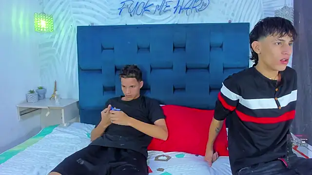 Only3Trio online show from April 19, 2026, 6:10 pm