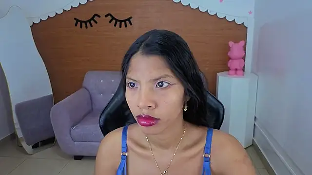 Snapshot of emily_smith_t chatting on May 14, 2026, 7:42 pm emily smith t online show from May 14, 2026, 7:42 pm
