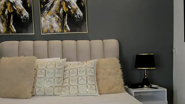 VaniaRouse online show from April 2, 2026, 2:26 pm