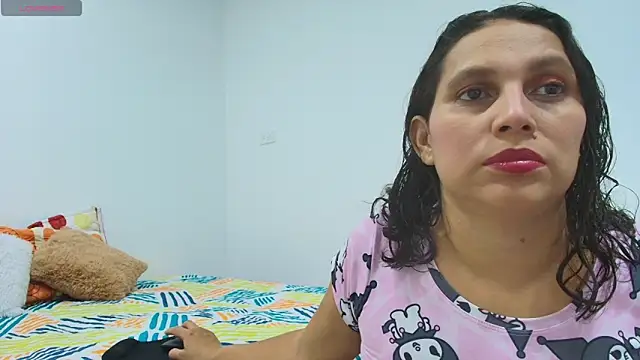 carlaantonellii online show from April 21, 2026, 4:08 am