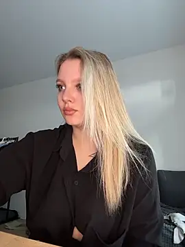 bettyloveu online show from March 26, 2026, 11:05 am