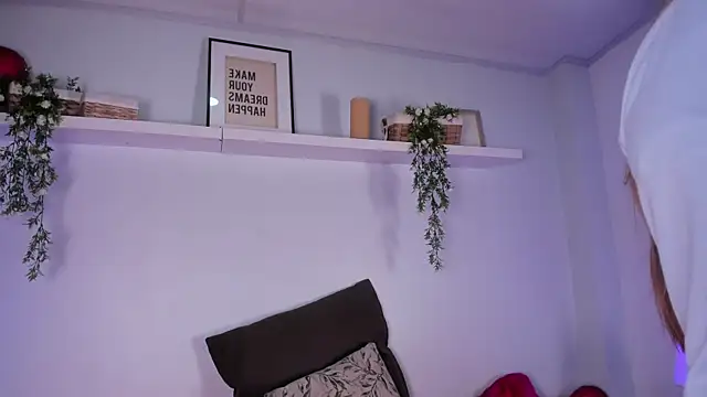 cuttie blondie online show from April 9, 2026, 11:15 am