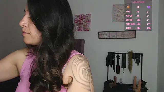 Snapshot of violeta_scott chatting on June 10, 2026, 11:42 am violeta scott online show from June 10, 2026, 11:42 am