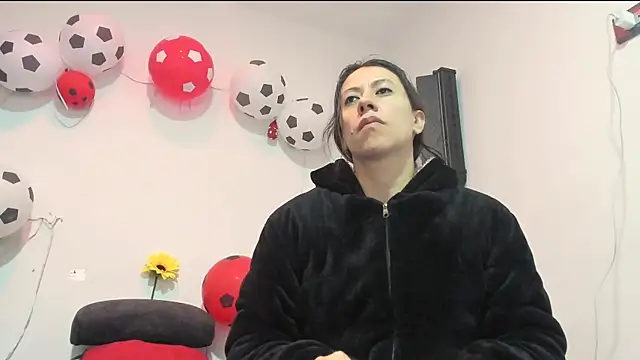 Snapshot of ItsAmara chatting on July 12, 2026, 1:02 pm ItsAmara online show from July 12, 2026, 1:02 pm