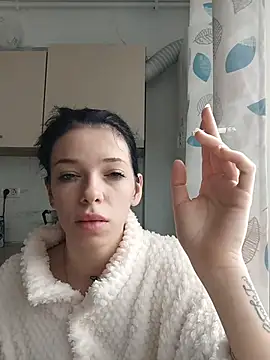 DeeaFoxy online show from April 4, 2026, 8:23 am