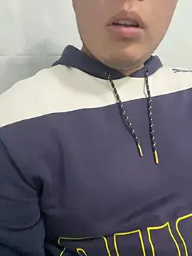 DanielZz69 online show from April 28, 2026, 1:48 am