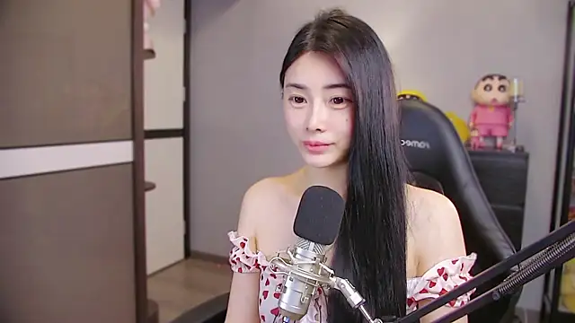 XiaoYuBao- online show from April 13, 2026, 7:19 pm