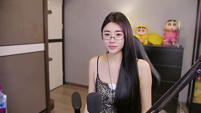 XiaoYuBao- online show from April 18, 2026, 7:07 pm