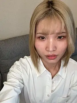 una2001 online show from April 28, 2026, 1:15 am