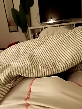 Elias18d online show from April 8, 2026, 10:32 pm