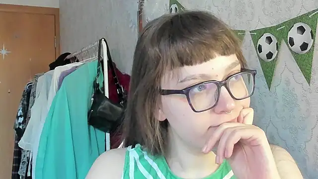 RileyNymph online show from June 30, 2026, 4:13 am