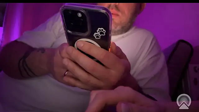 garnet hornet online show from March 16, 2026, 9:08 pm