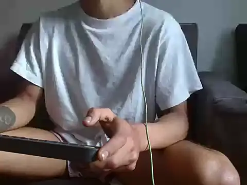 sornero777111 online show from April 11, 2026, 1:04 pm