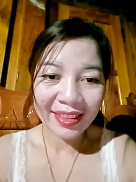 Yiyi102300 online show from April 13, 2026, 12:54 pm
