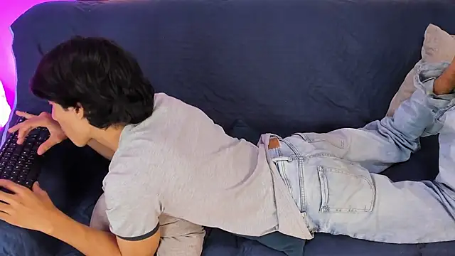 Cheys Mast online show from March 18, 2026, 6:44 pm