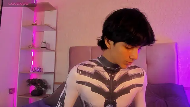 Cheys Mast online show from April 12, 2026, 6:02 pm