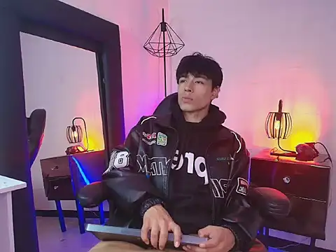 Andreew Style online show from March 23, 2026, 7:07 pm