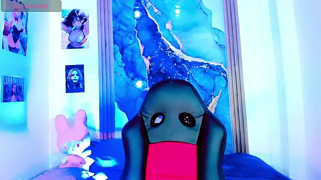 blonde queen- online show from April 8, 2026, 7:14 pm