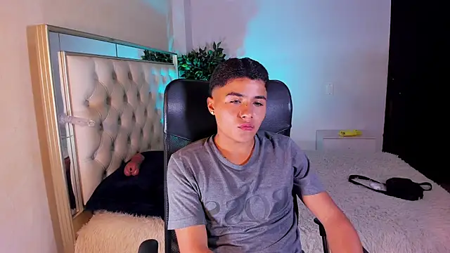 Liam Dustin online show from June 4, 2026, 8:59 pm