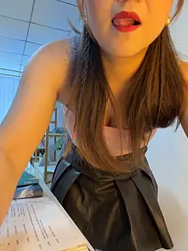 Xiaoxiao-y online show from June 17, 2026, 7:00 am