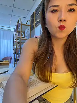 Xiaoxiao-y online show from June 22, 2026, 7:05 am