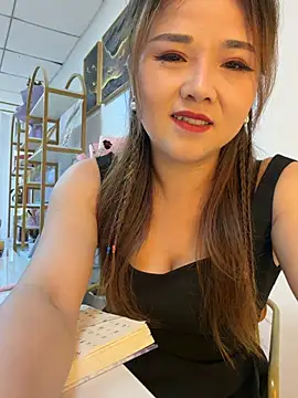 Xiaoxiao-y online show from June 28, 2026, 9:04 am