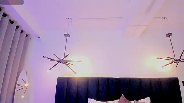 kirasweet7 online show from April 14, 2026, 3:34 am