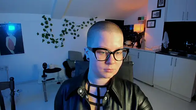 VexaVeylish online show from April 22, 2026, 5:25 pm
