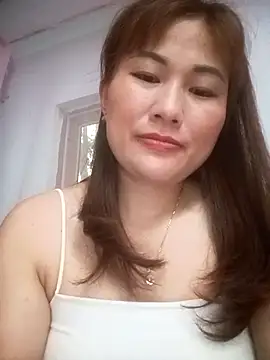 Lucxy-ki6 online show from April 19, 2026, 12:22 am