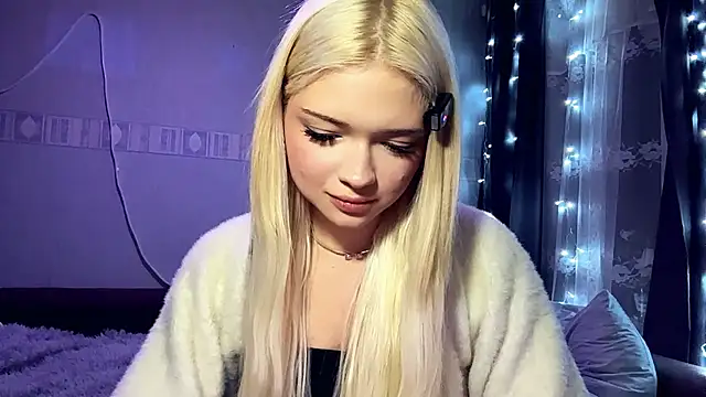 StacyChocopay online show from April 5, 2026, 11:57 pm